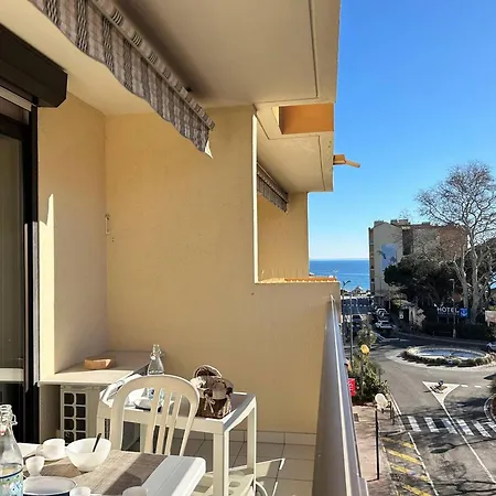 Apartmán Climatise, 4 Couchages, Centre-ville Du Lavandou, Proche Plage, Parking Inclus - Fr-1-251-580 *