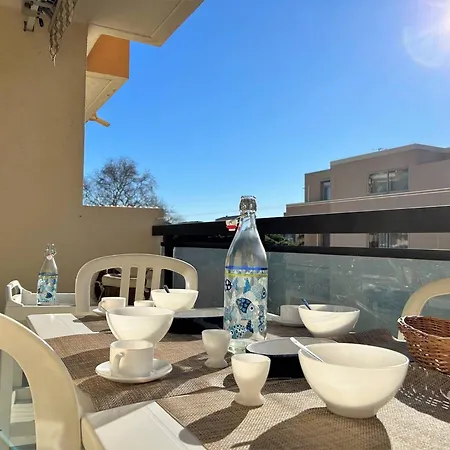 Apartmán Climatise, 4 Couchages, Centre-ville Du Lavandou, Proche Plage, Parking Inclus - Fr-1-251-580 *